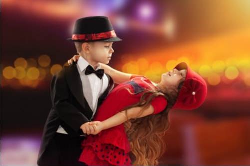 How To Celebrate The New Year With Young Kids dancing